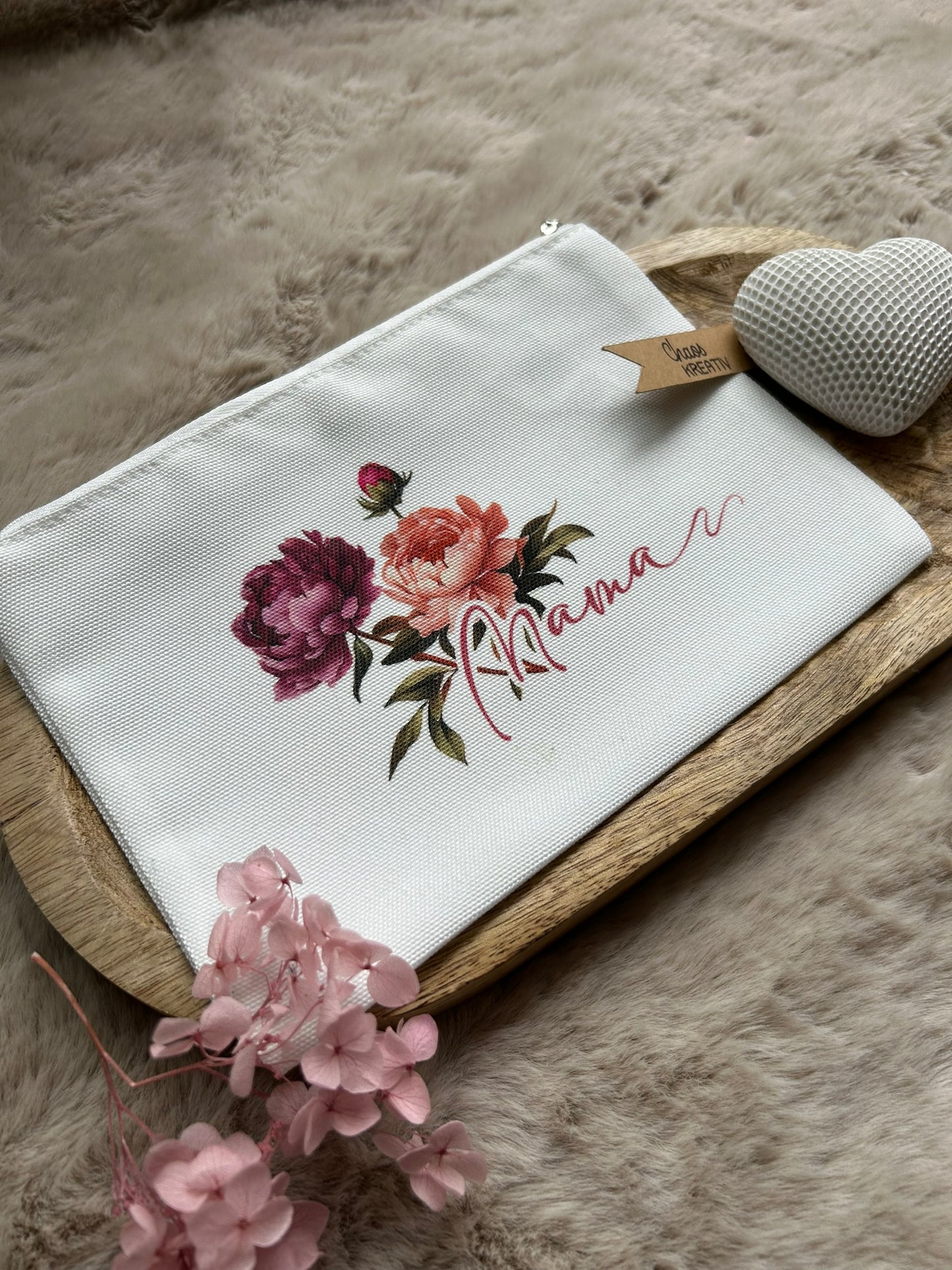 Personalisierte Mama Kosmetiktasche aus hochwertigem Polyester, ideal als Geschenk zum Muttertag, Geburtstag oder Weihnachten. Kleine oder große Make-up-Tasche mit dauerhaft sublimiertem Blumenmotiv, personalisierbar mit Namen oder Wunschtext, perfekt für Kosmetik, Accessoires oder unterwegs. Personalisierte Kosmetik-Tasche, personalisiertes Geschenk