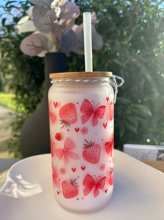 Trinkglas mit Deckel & Strohhalm I Erdbeeren