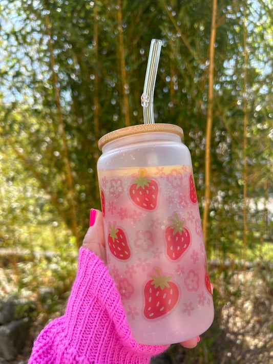 Trinkglas mit Deckel & Strohhalm I Erdbeeren