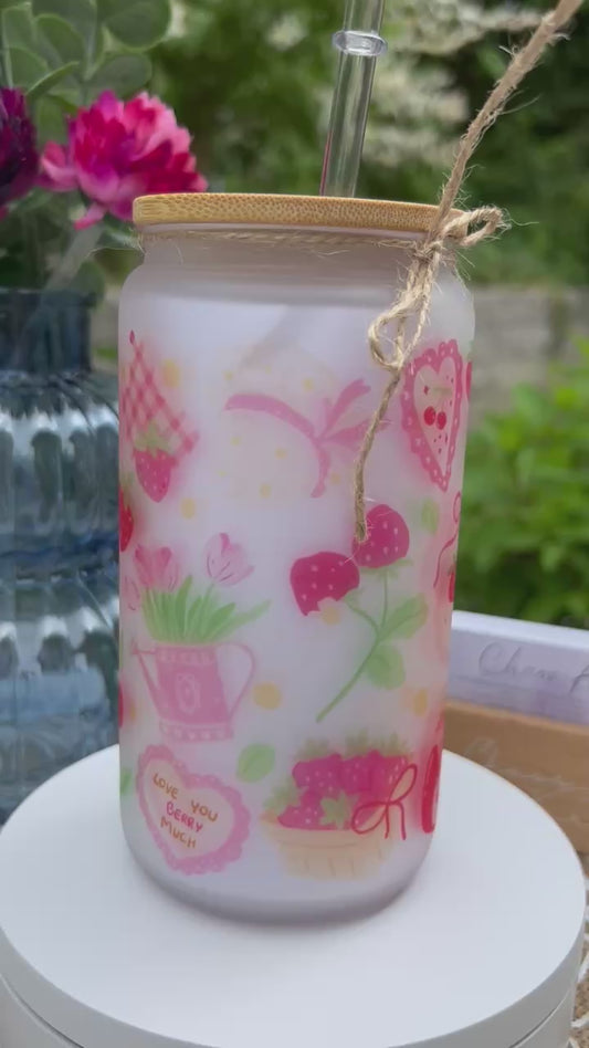 Trinkglas mit Deckel & Strohhalm I Erdbeeren