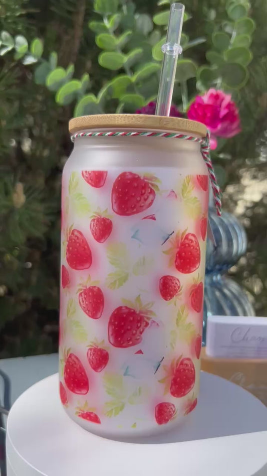 Trinkglas mit Deckel & Strohhalm I Erdbeeren