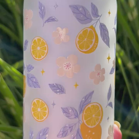 Glas mit Bambusdeckel und Strohhalm, Zitrone Italien Griechenland Blumen Kawaii Design
